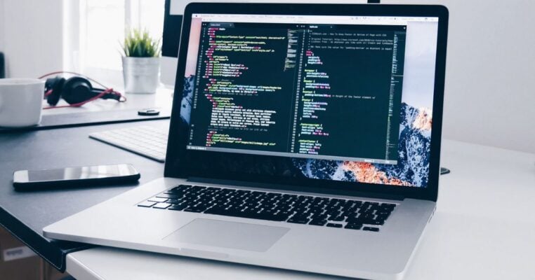 Coding dan web development hobi yang bikin skill kerja naik drastis